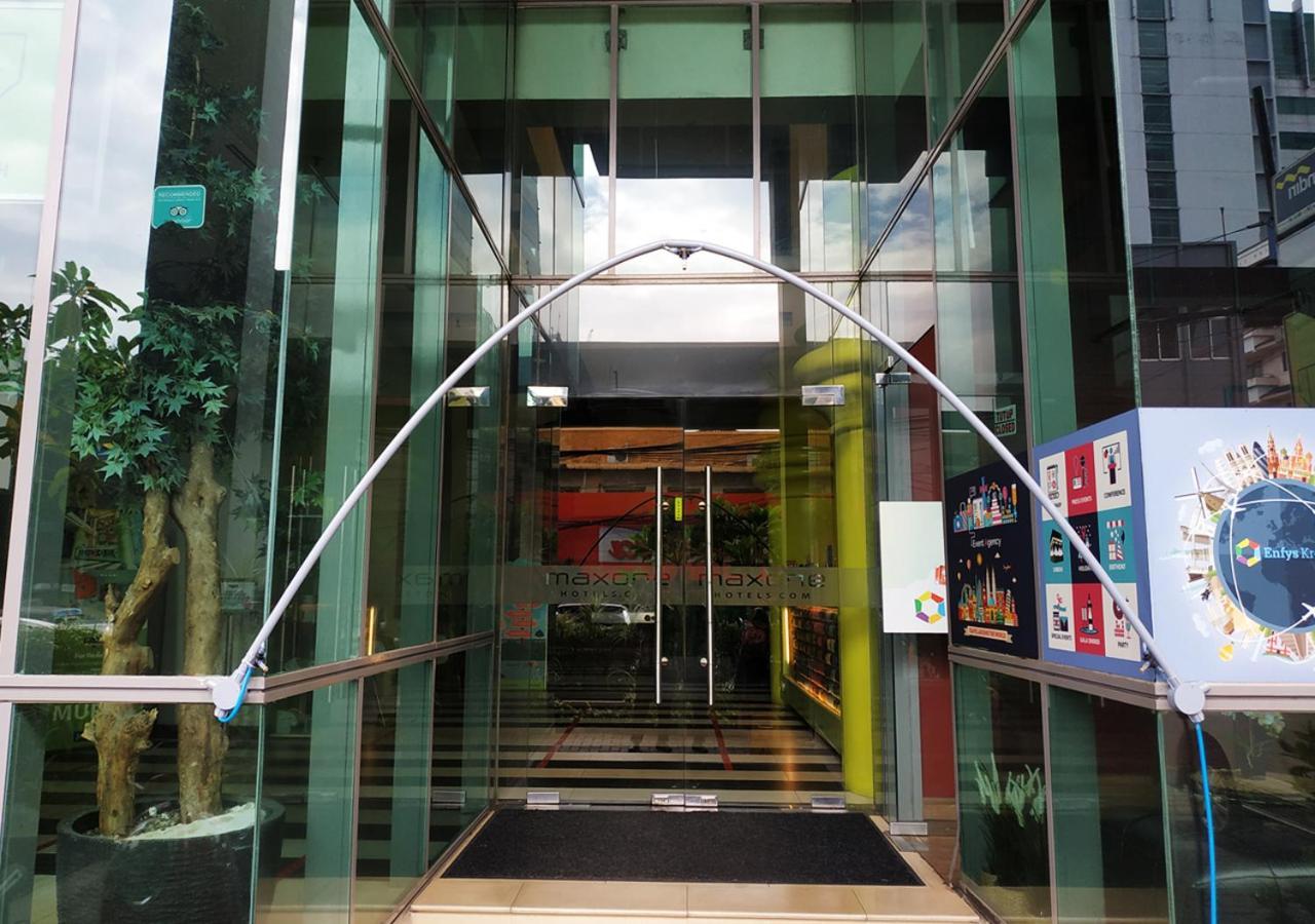 Maxonehotels.Com At Sabang Jakarta Exteriör bild
